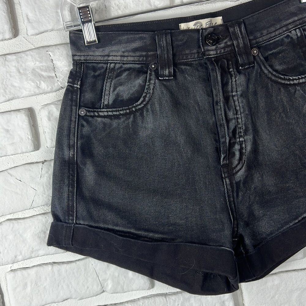 We the Free high waist black denim shorts size 24 - Picture 2 of 8